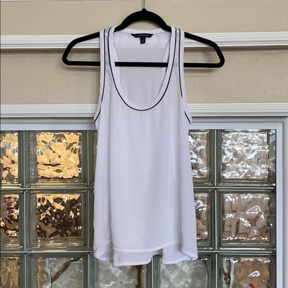 White Banana Republic sleeveless top. Like new!